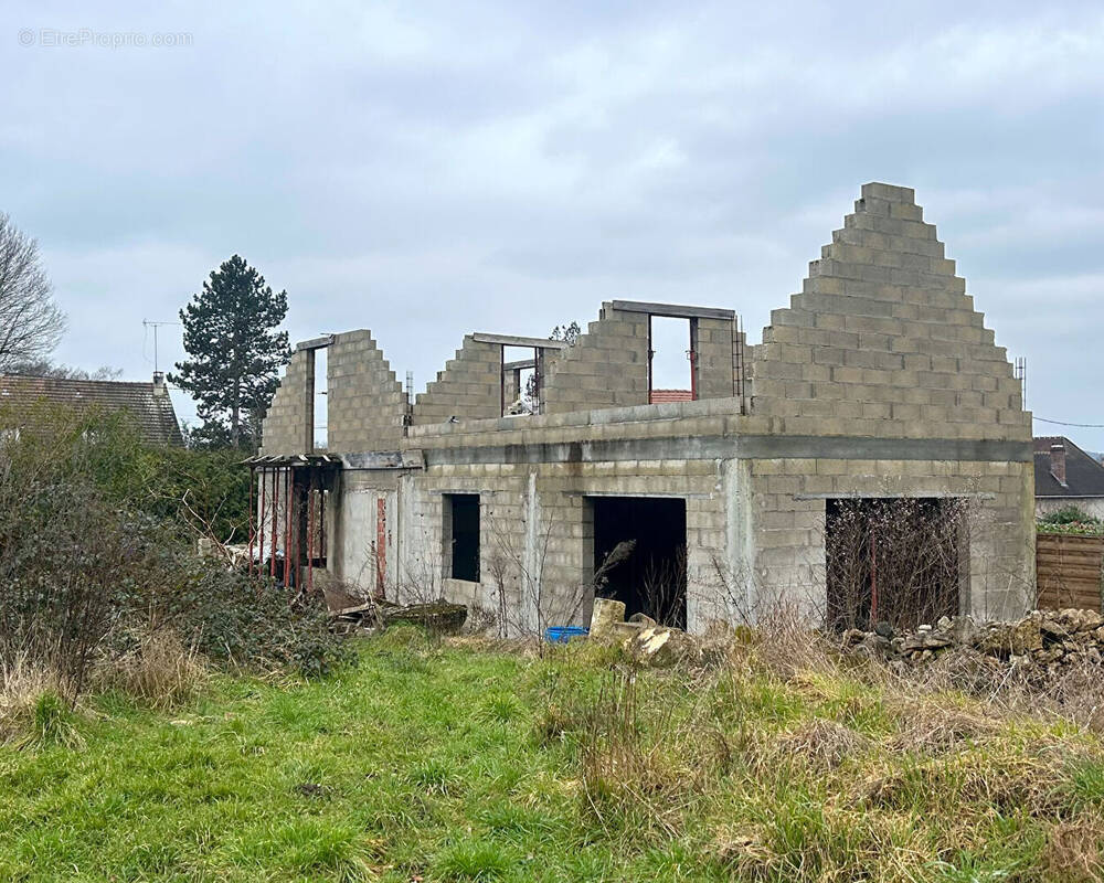 Maison à VERNEUIL-EN-HALATTE