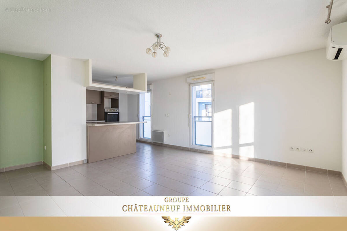 Appartement à CHATEAUNEUF-LES-MARTIGUES