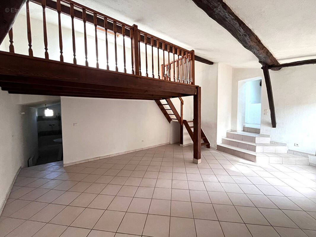 Appartement à SAINT-MAXIMIN-LA-SAINTE-BAUME