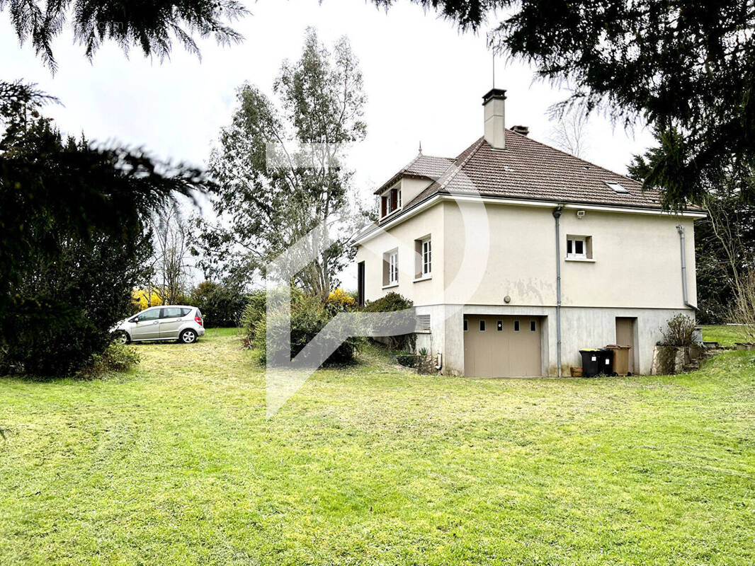 Maison à CHAMBON-LA-FORET