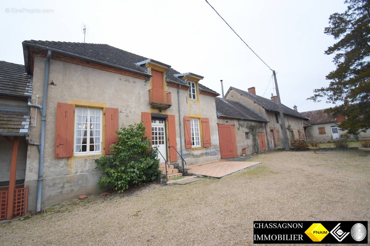 Maison à DOMPIERRE-SUR-BESBRE