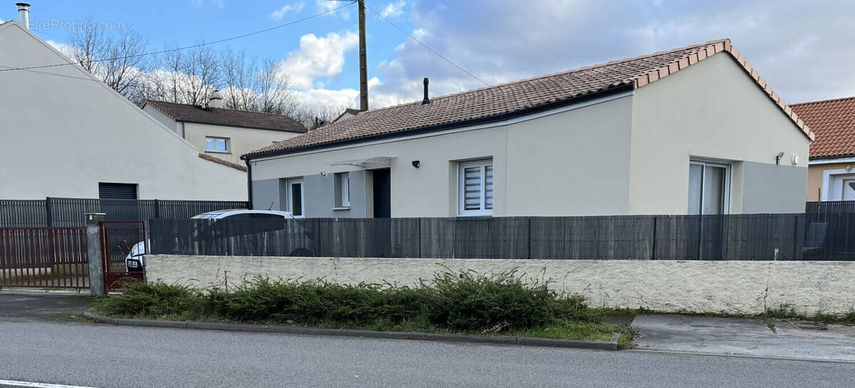 Maison à BOUGUENAIS