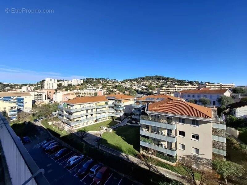 Appartement à VALLAURIS