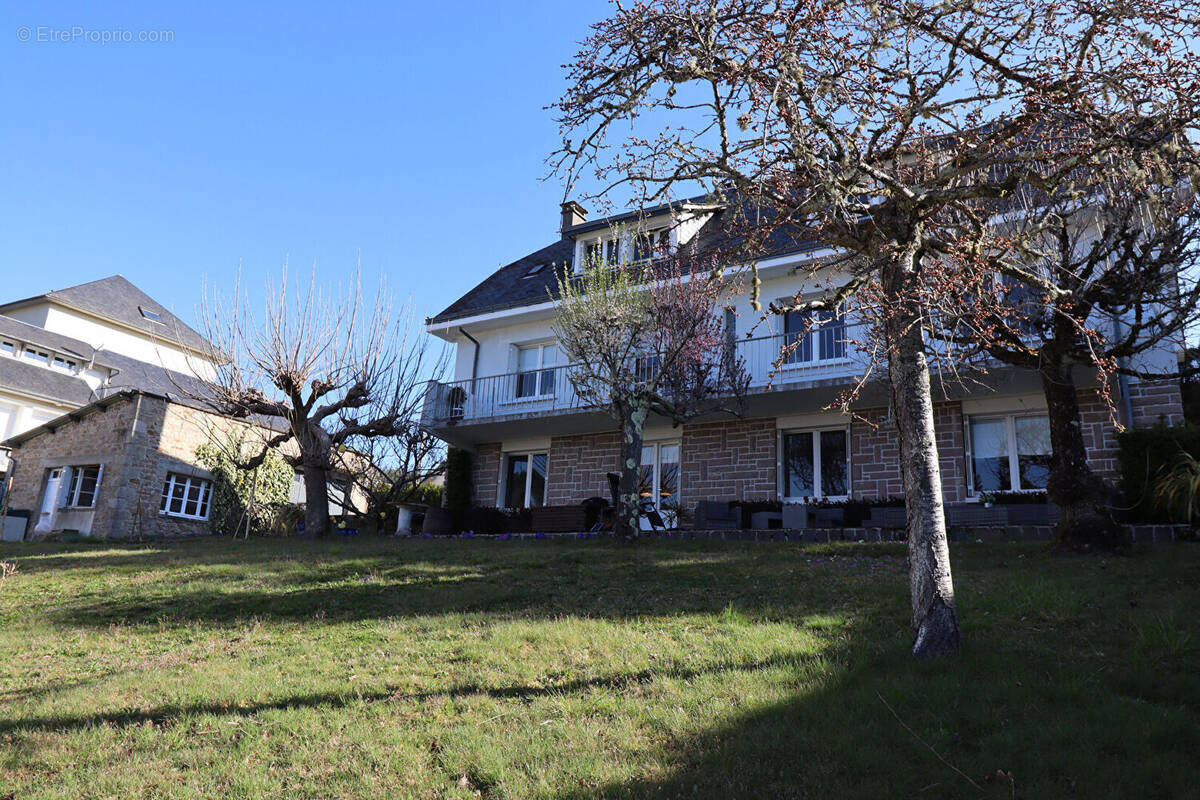 Maison à CORREZE