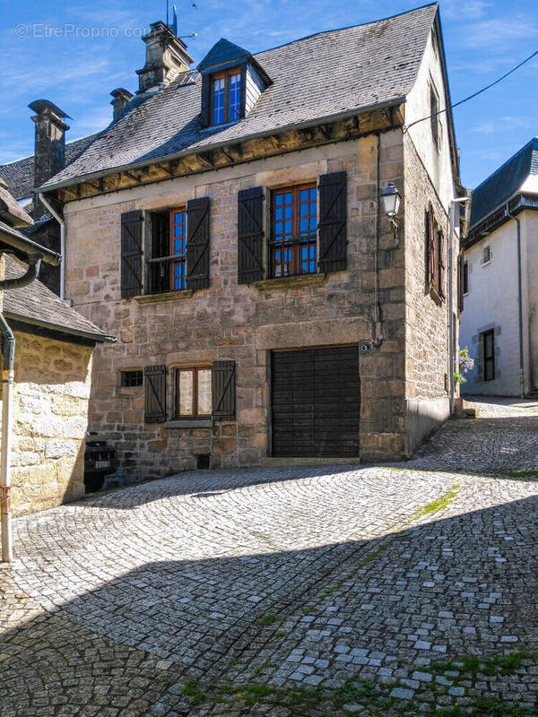 Maison à TREIGNAC