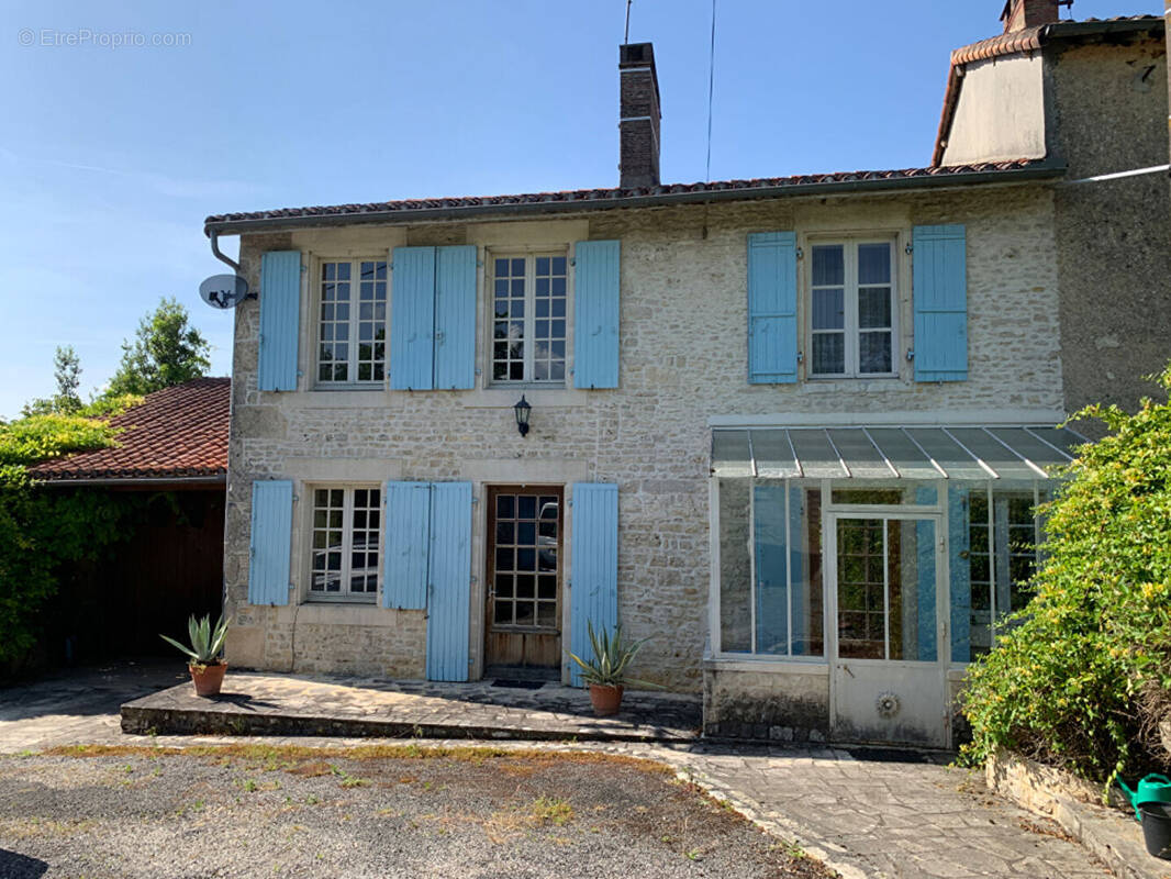 Maison à POURSAC