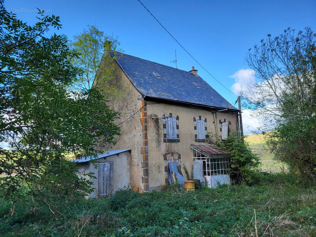 Maison à MARCENAT