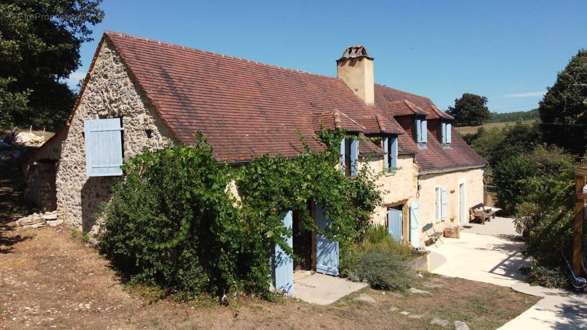 Maison à SAINT-POMPONT