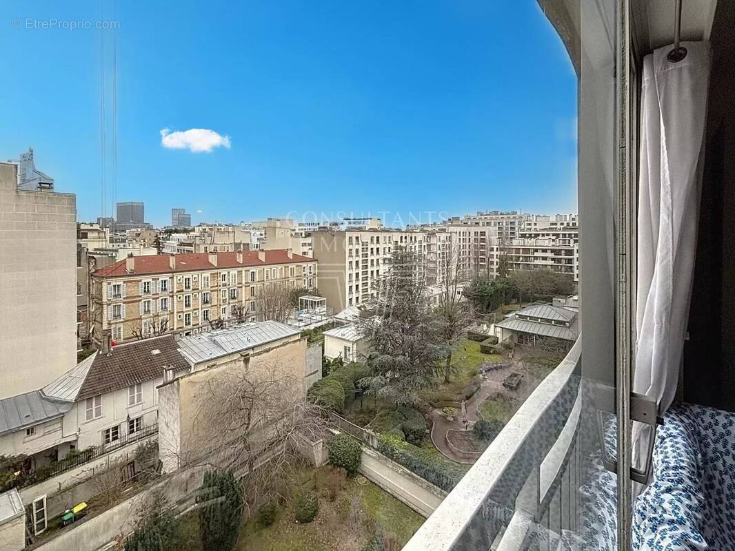 Appartement à NEUILLY-SUR-SEINE