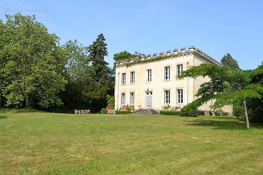 OVERVIEW - Maison à LESSAC