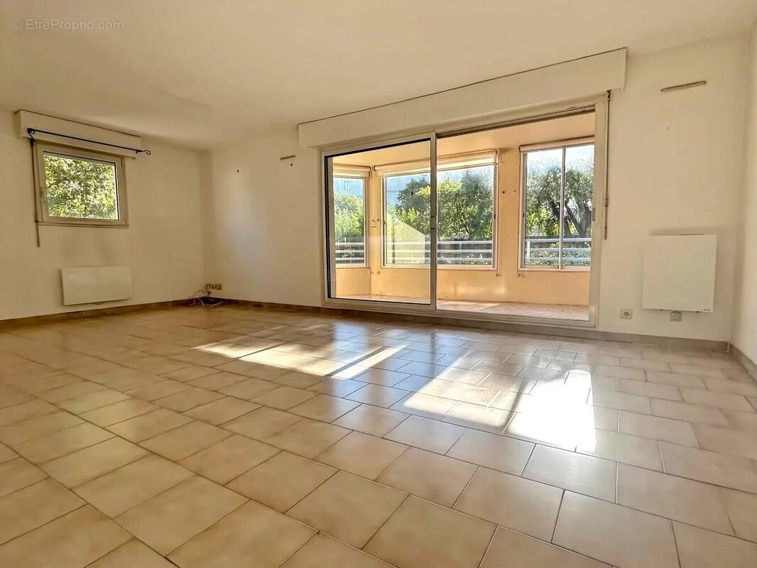 Appartement à MARSEILLE-9E