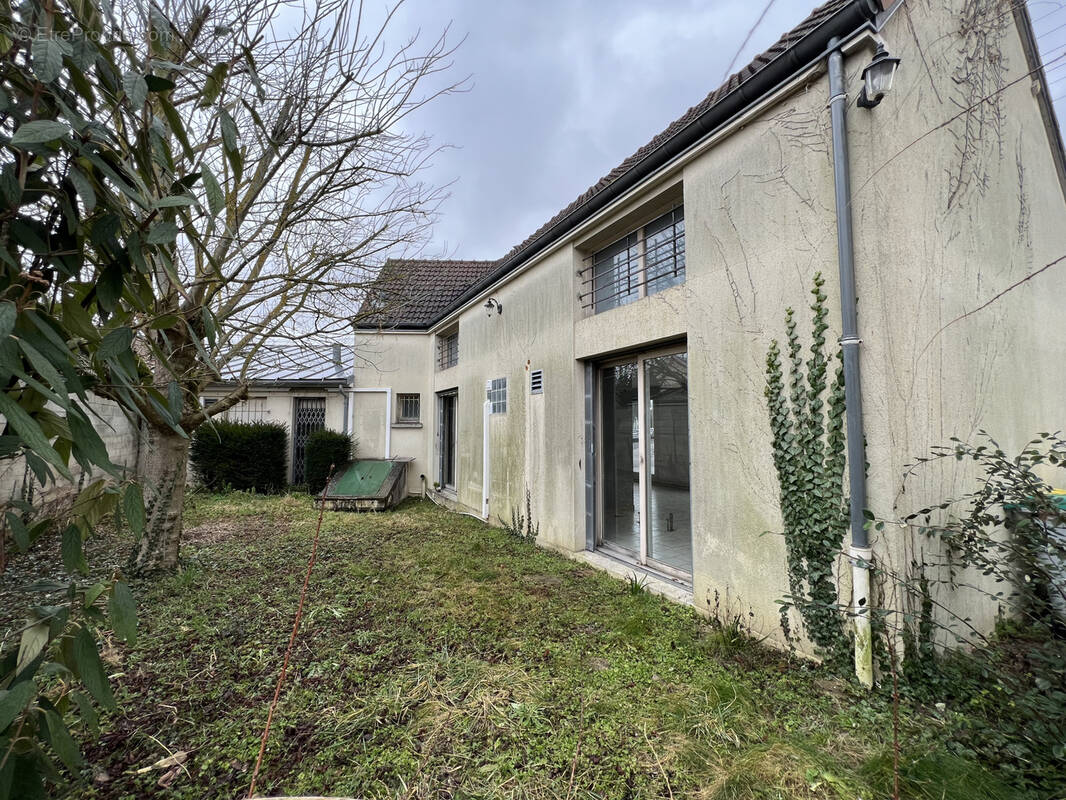 Maison à SAINTE-SAVINE