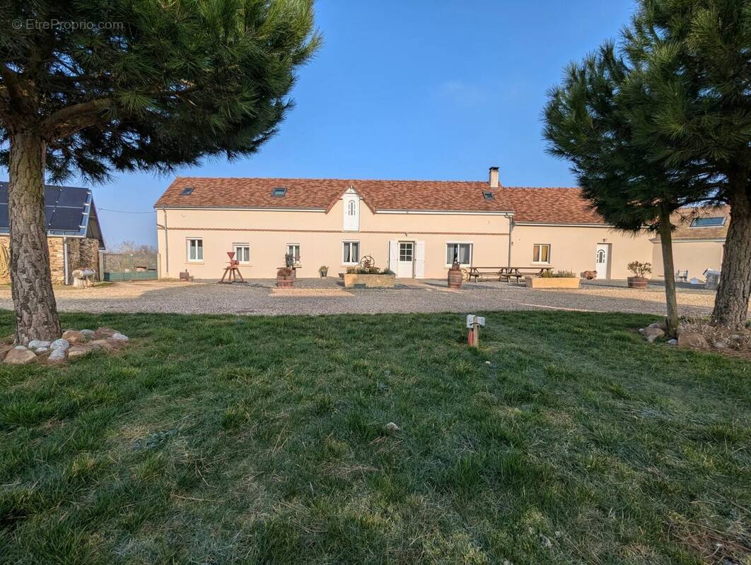 Maison à JOUY-SUR-EURE