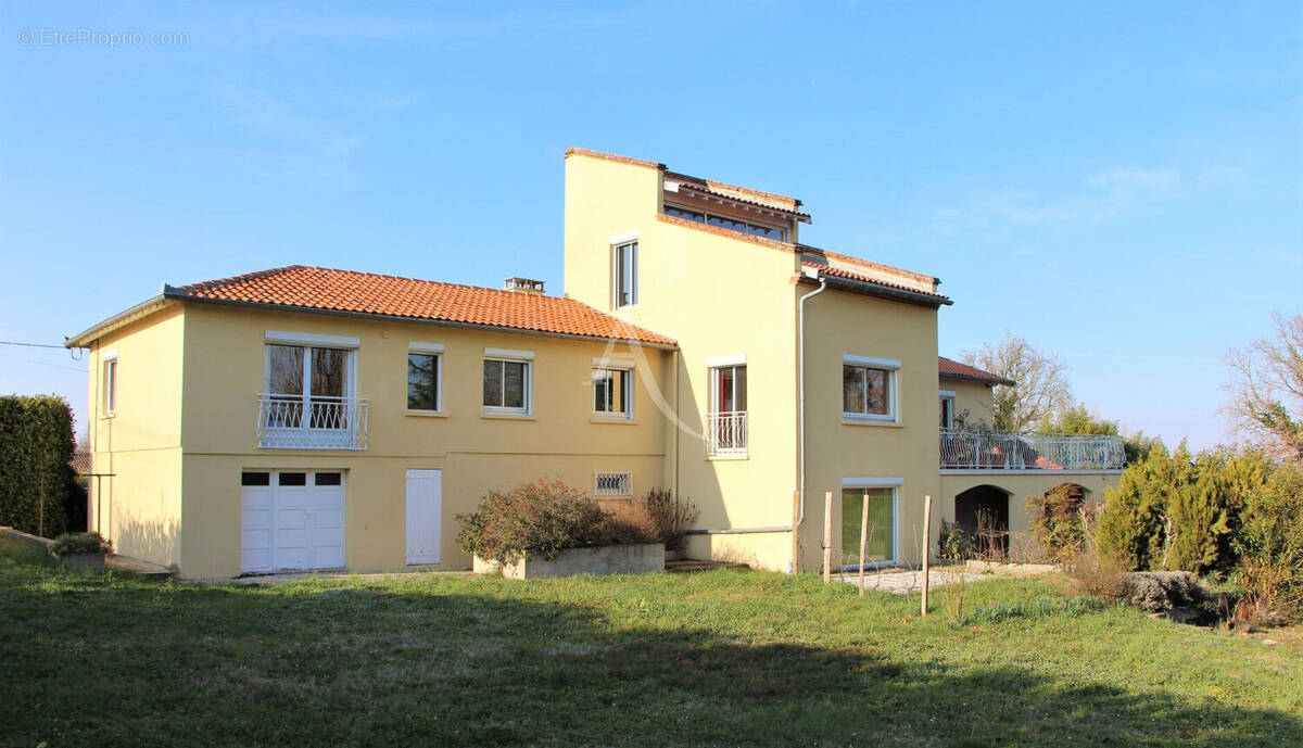 Maison à MONTBETON