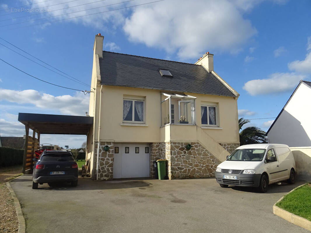 Maison à PLOUGUERNEAU