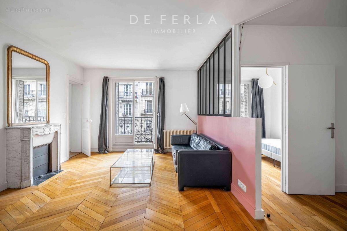 Appartement à PARIS-14E