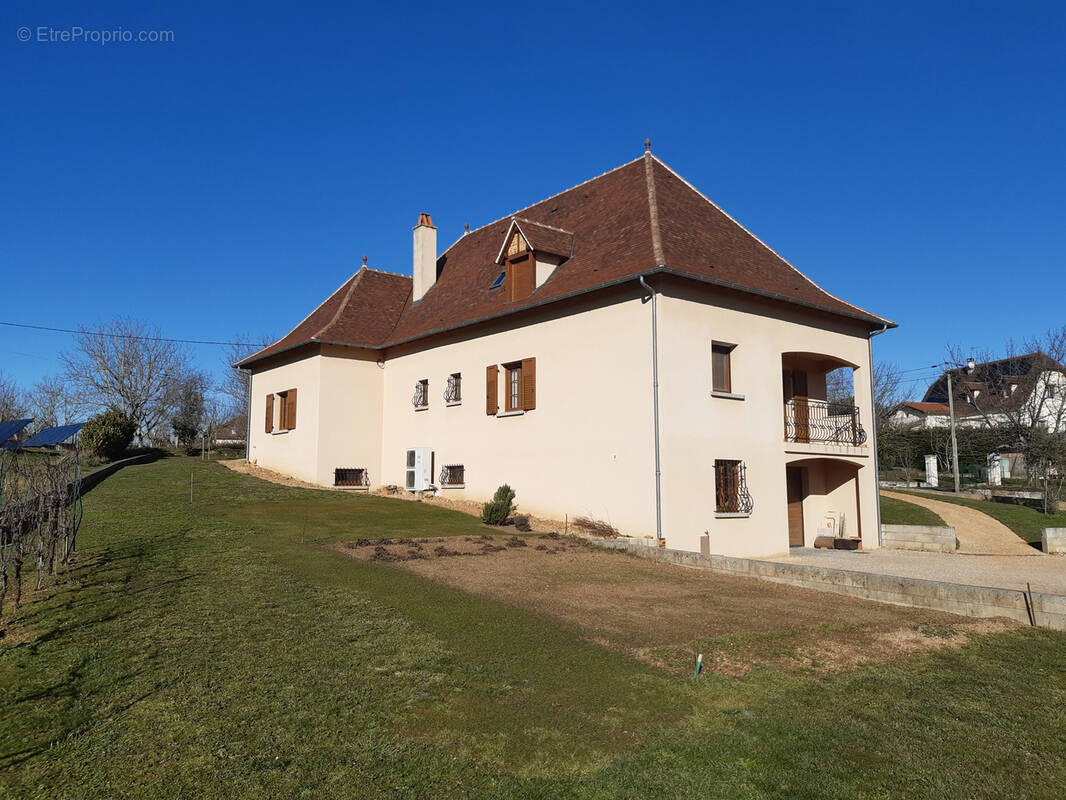 Maison à SAINT-JEAN-LESPINASSE