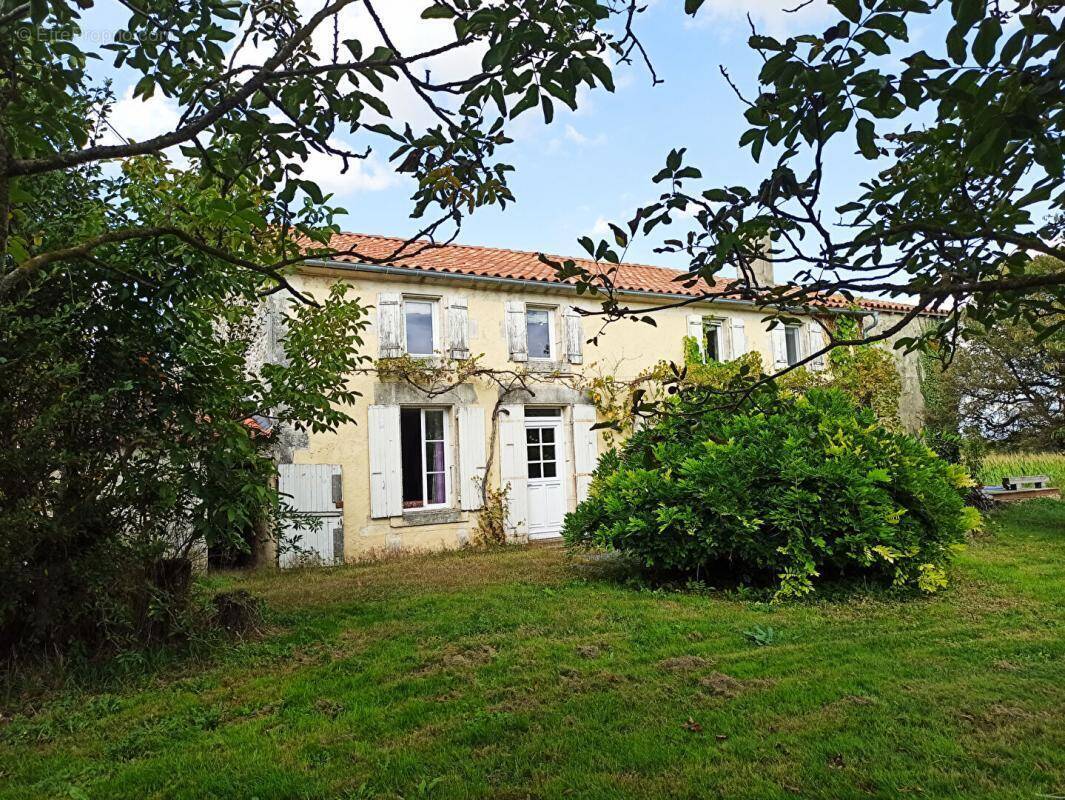 Maison à LUSSANT