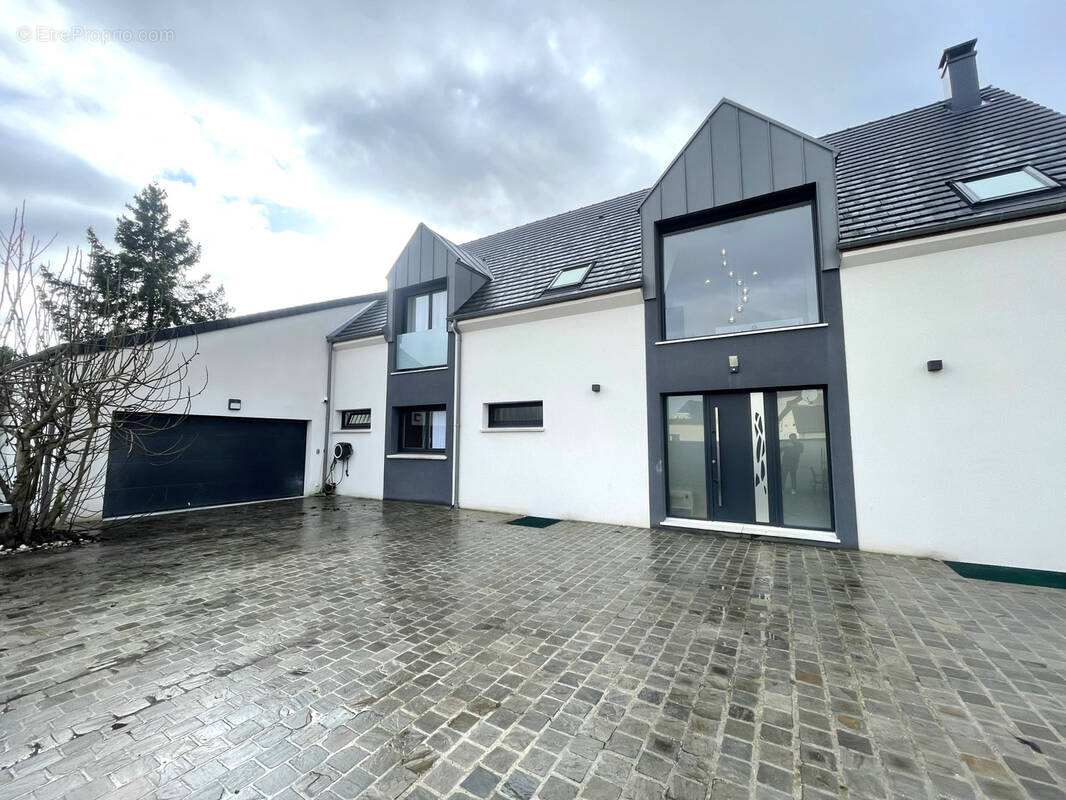 Maison à ROSNY-SUR-SEINE