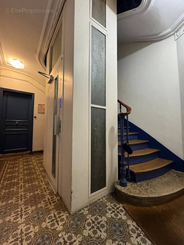 Appartement à PARIS-14E