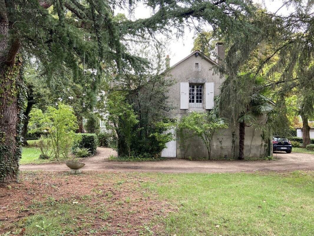 Maison à LA CHAPELLE-MONTLINARD