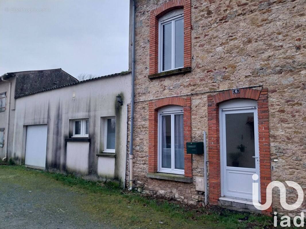 Photo 1 - Maison à SAINTE-CECILE