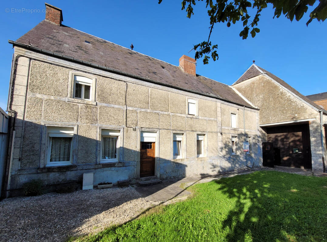 Maison à SOLRE-LE-CHATEAU