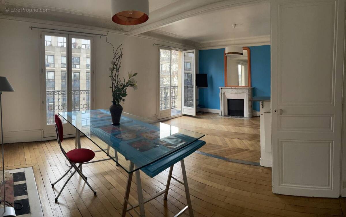 Appartement à PARIS-17E