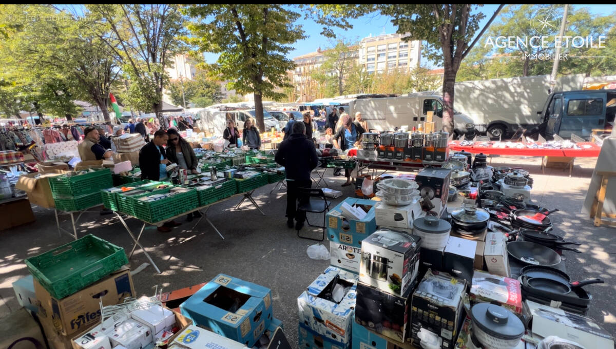 Commerce à MARSEILLE-5E