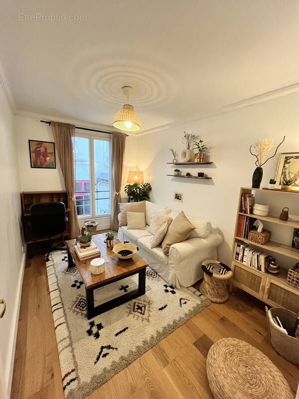 Appartement à PARIS-17E