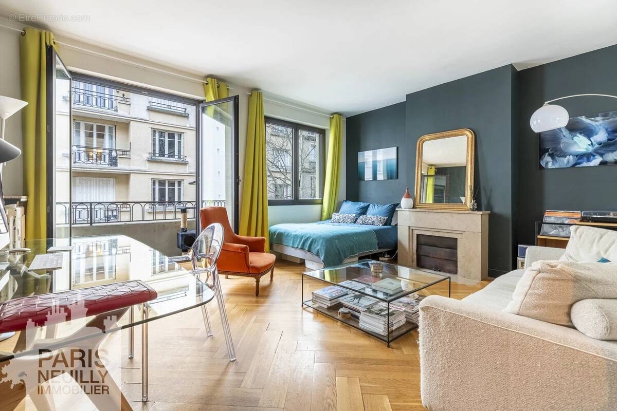 Appartement à PARIS-16E