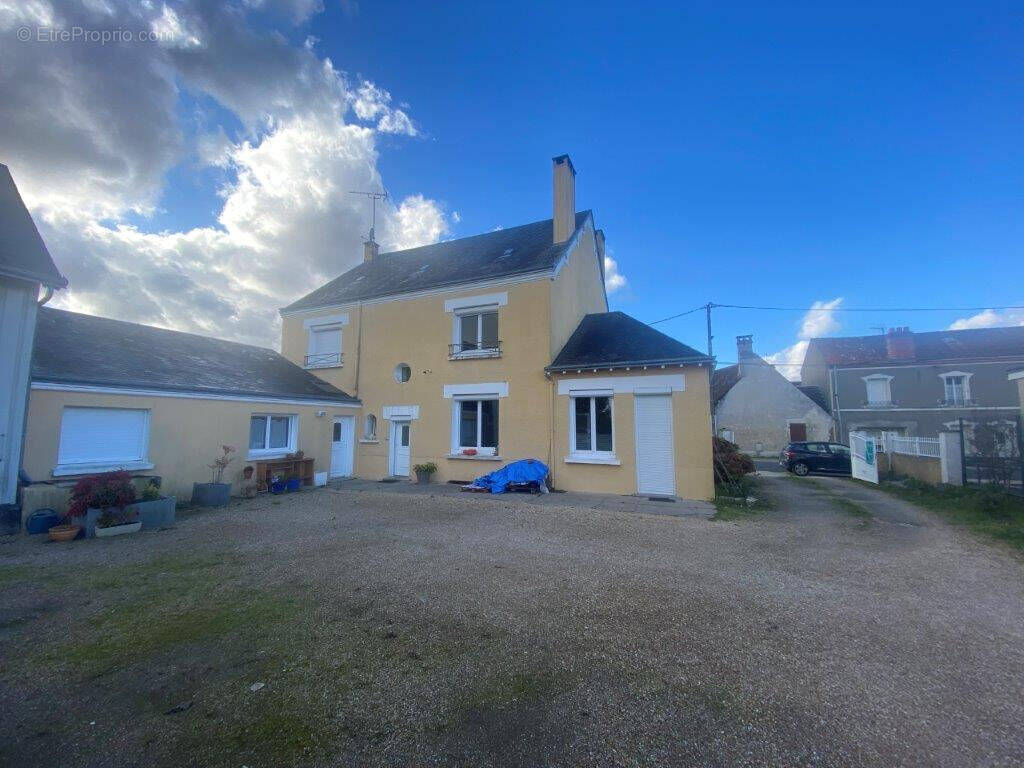 Maison à LOURY