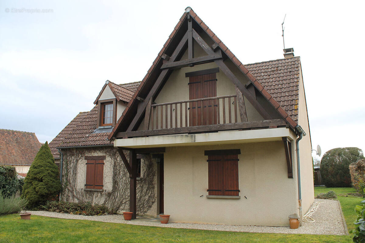 Maison à THORIGNY-SUR-OREUSE