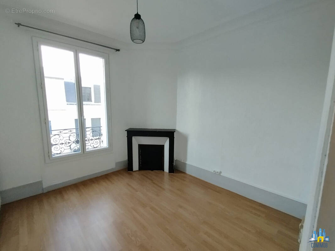 Appartement à COURBEVOIE