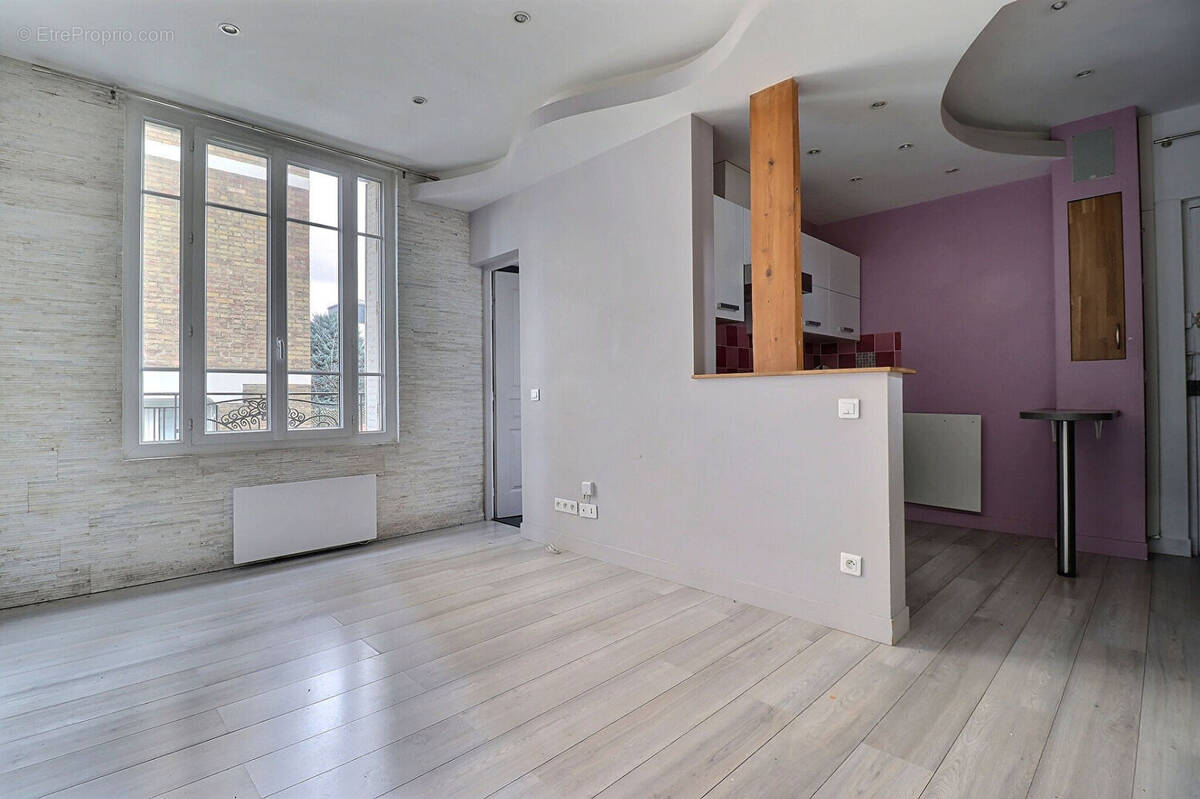 Appartement à LA GARENNE-COLOMBES