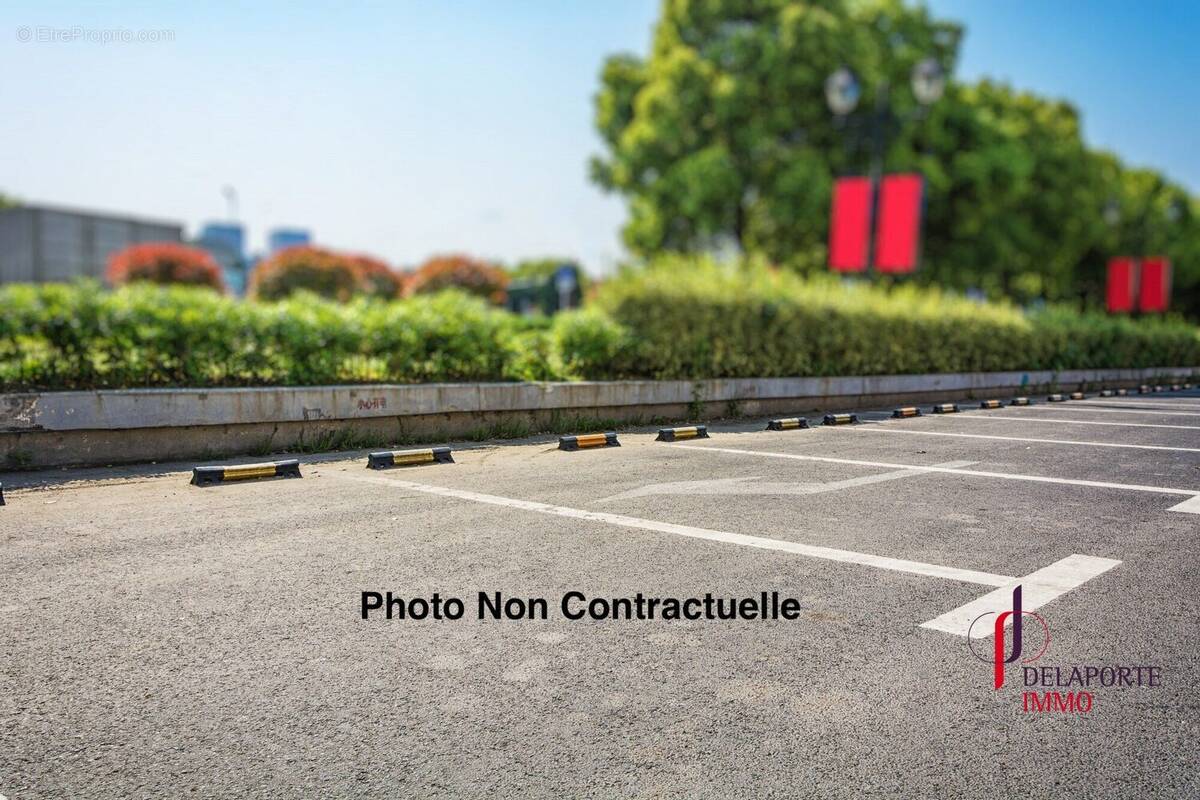 Parking à ERMONT