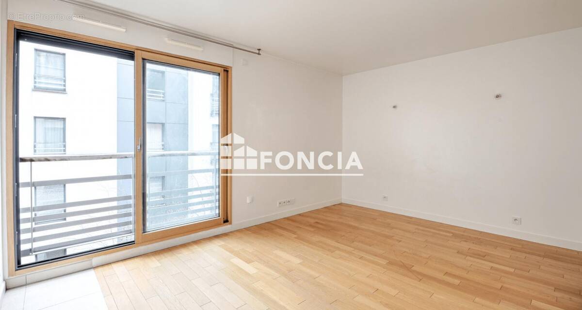 Appartement à PARIS-14E