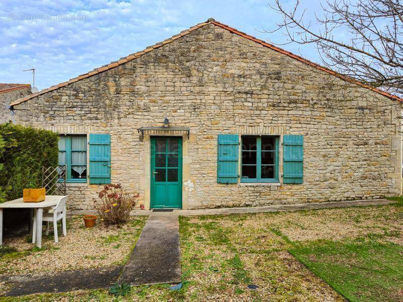 Maison à CHEF-BOUTONNE