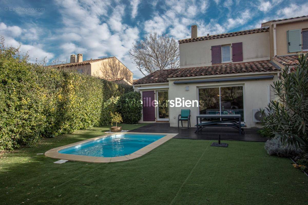 Maison à ROQUEBRUNE-SUR-ARGENS