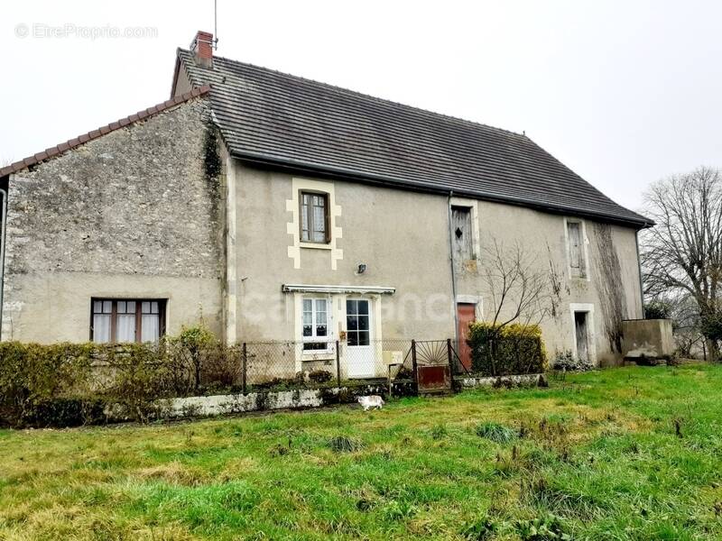 Maison à SAINT-PIERRE-DE-MAILLE