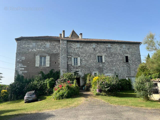 Maison à CASTELSAGRAT