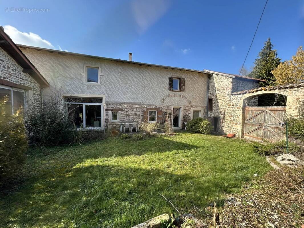 Maison à CORCELLES-EN-BEAUJOLAIS