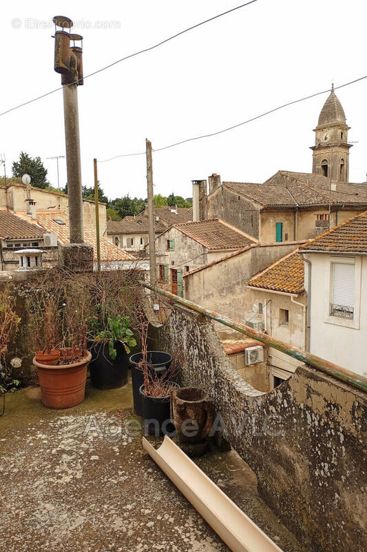 Maison à FONTVIEILLE