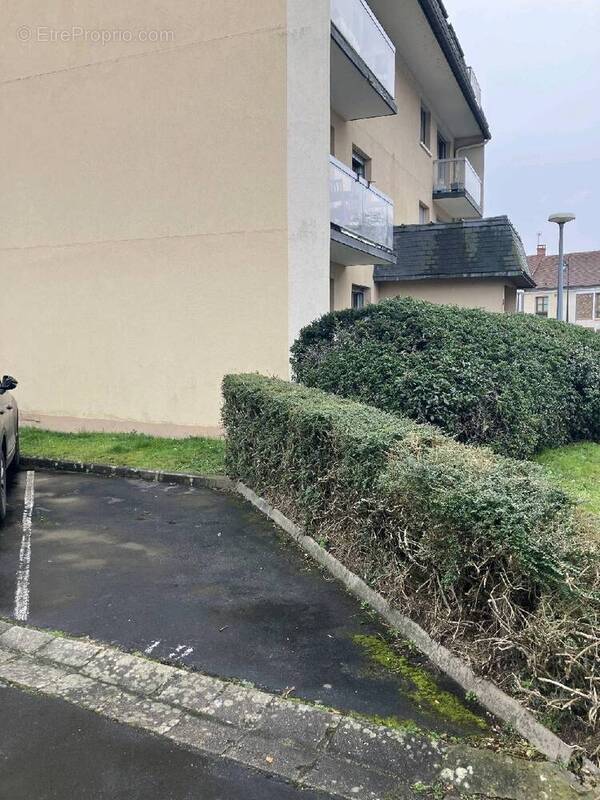 Parking à CORBEIL-ESSONNES