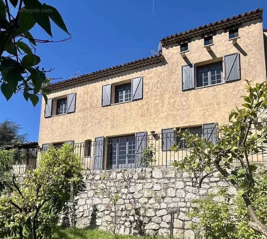 Appartement à MOUGINS