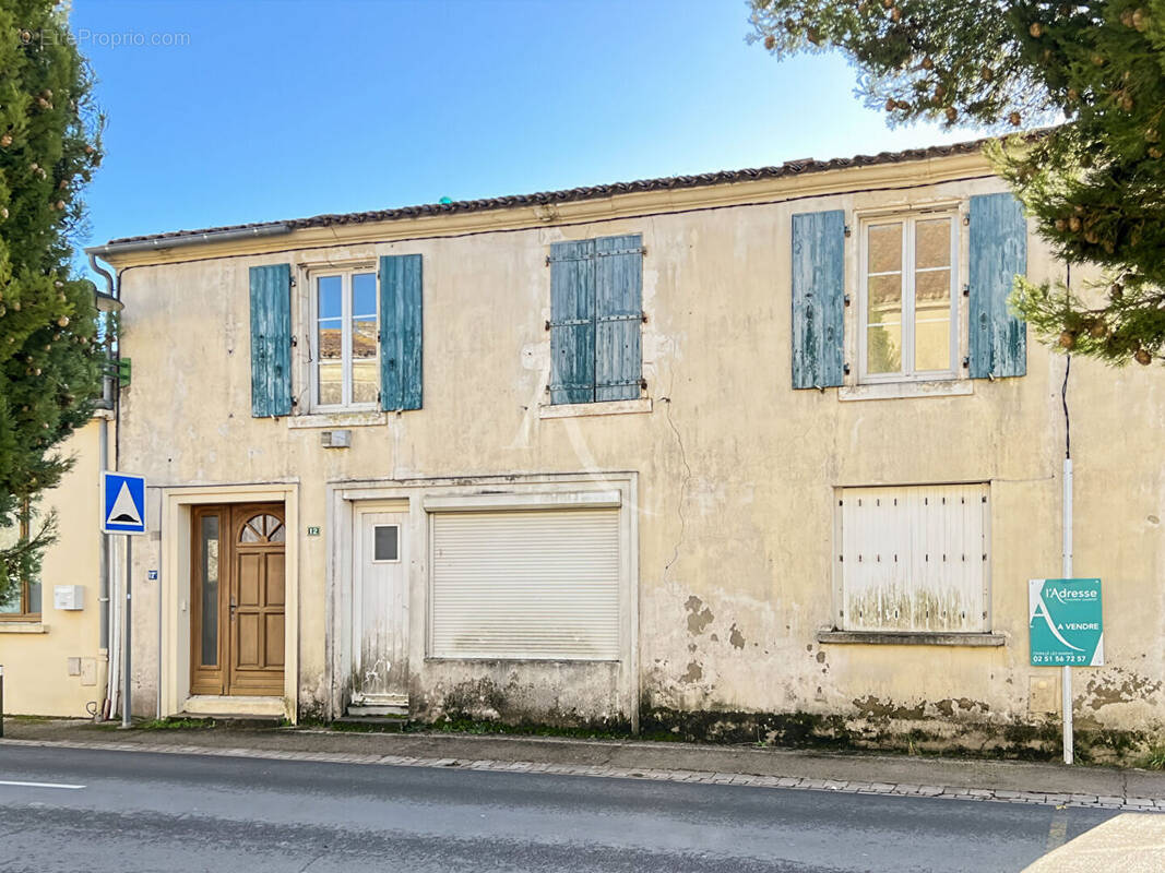 Maison à VOUILLE-LES-MARAIS