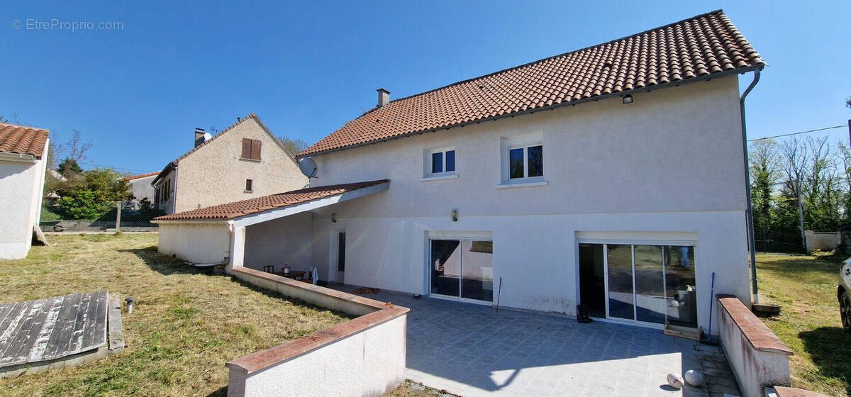 Maison à COUSSAY-LES-BOIS