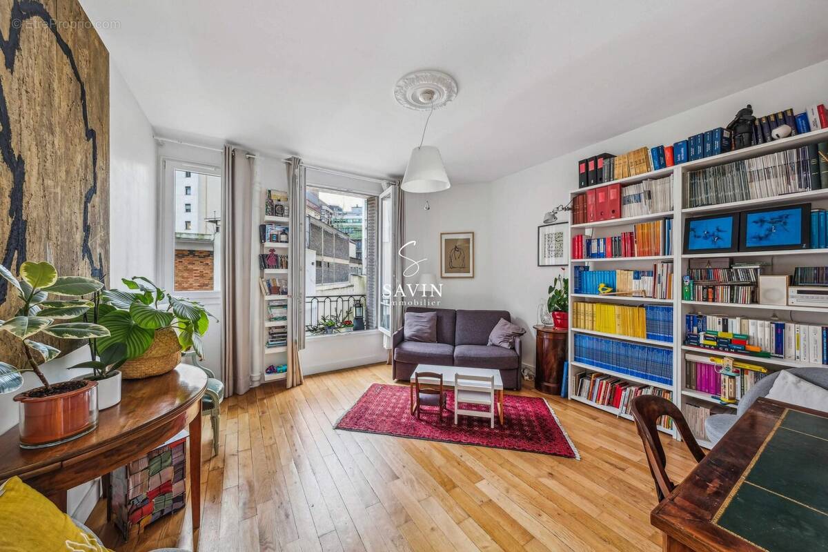 Appartement à PARIS-14E