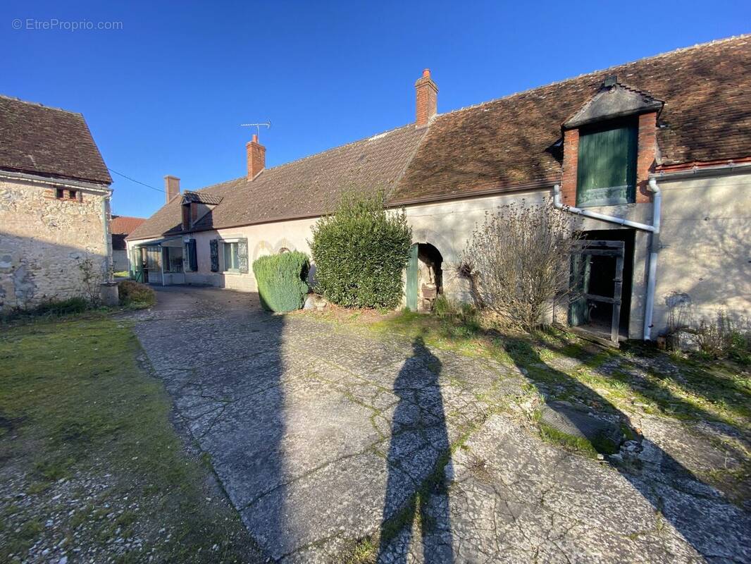 Maison à BEAUNE-LA-ROLANDE