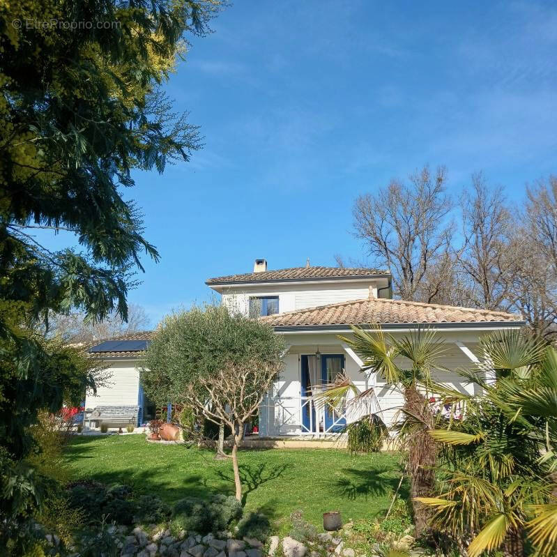 Maison à LA ROCHE-CHALAIS